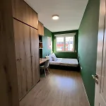 Modern Balconybright&spacious Fast Wi-fi דירה