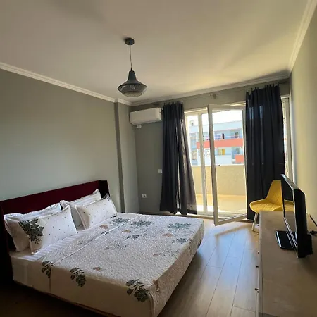 Modern Balconybright&spacious Fast Wi-fi * Tiran