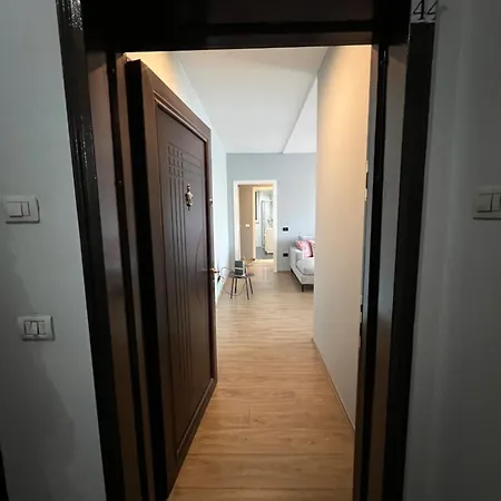 Modern Balconybright&spacious Fast Wi-fi Tirana