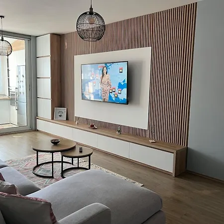 Apartment Modern Balconybright&spacious Fast Wi-fi *