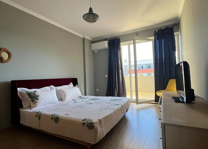 Apartment Modern Balconybright&spacious Fast Wi-fi Tirana